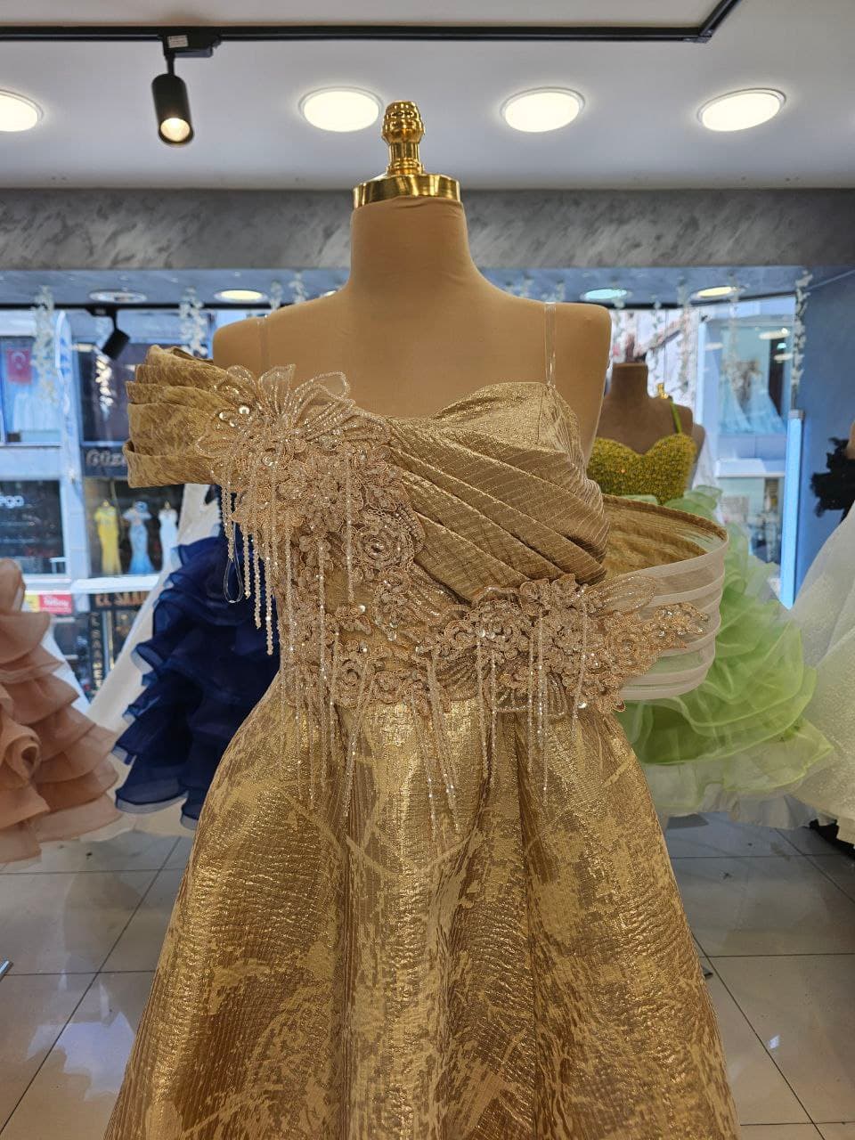 Robe de Soirée Élégante - Image 1