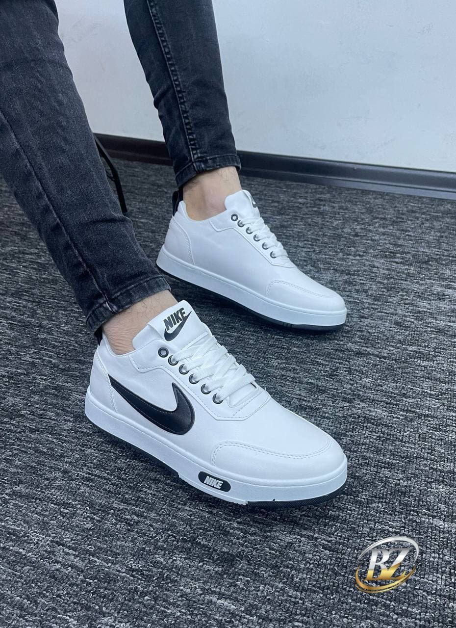 Chaussures NIKE - Image 1