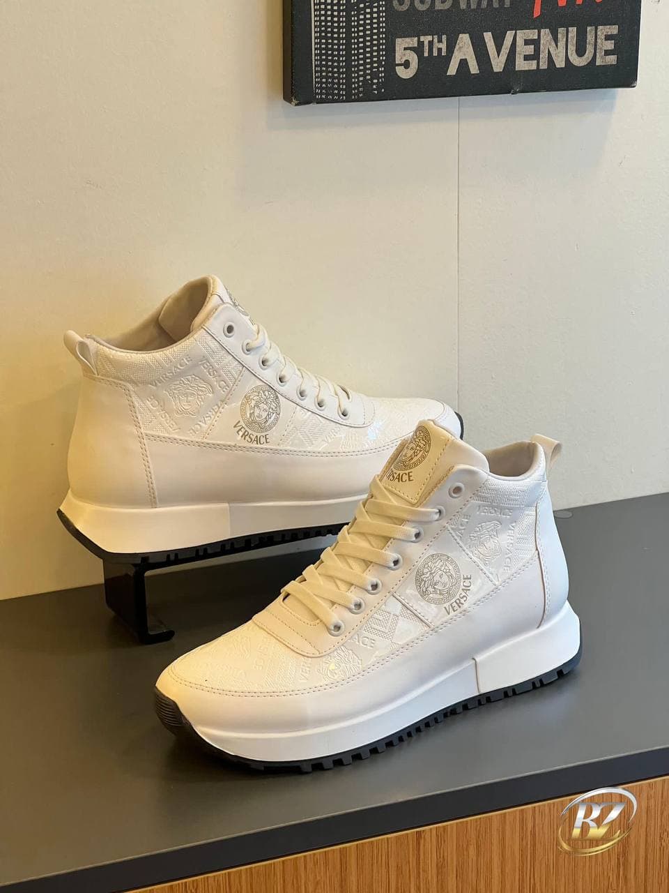 Chaussures VERSACE - Image 1
