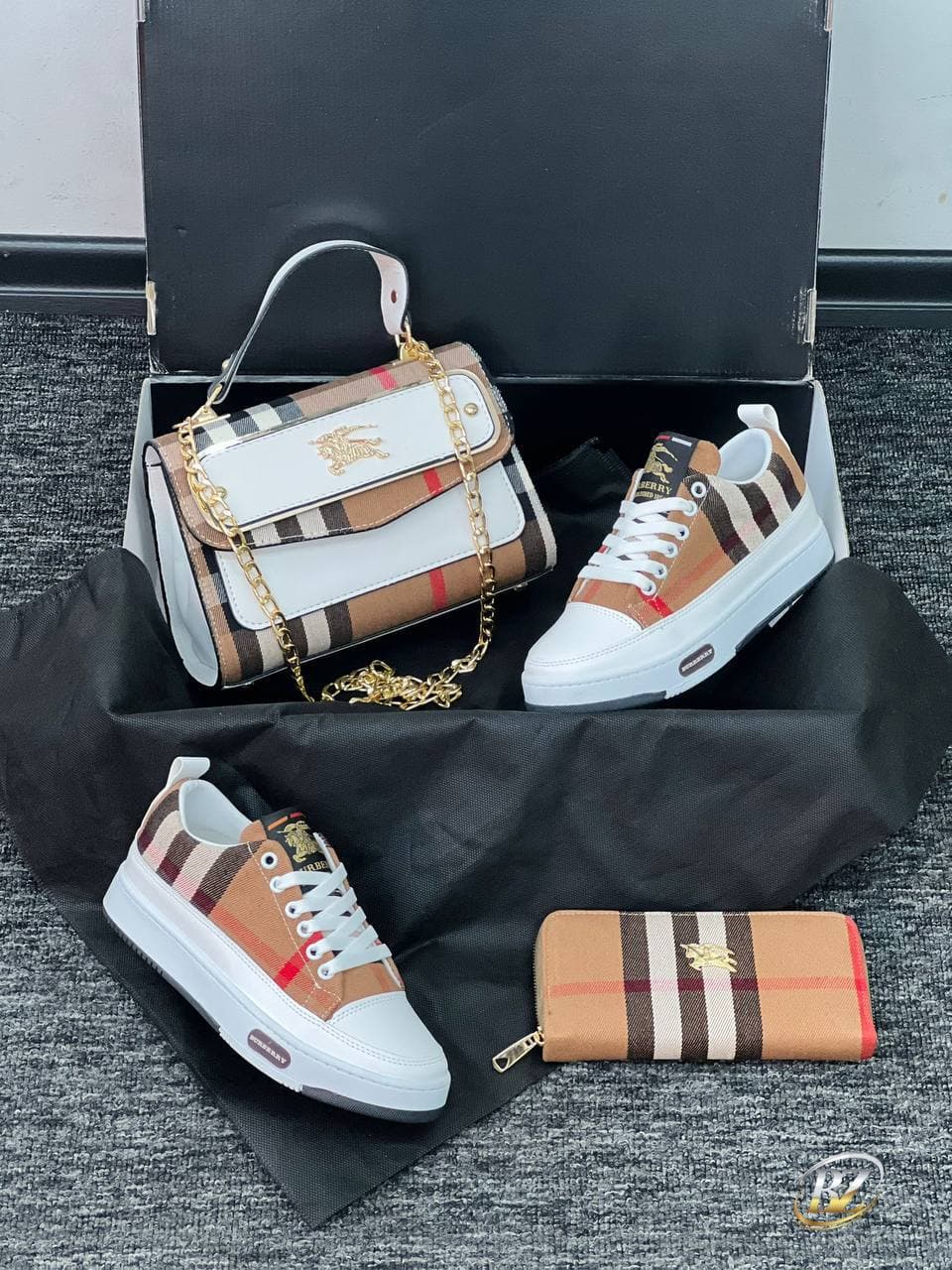 Chaussures - Image 1