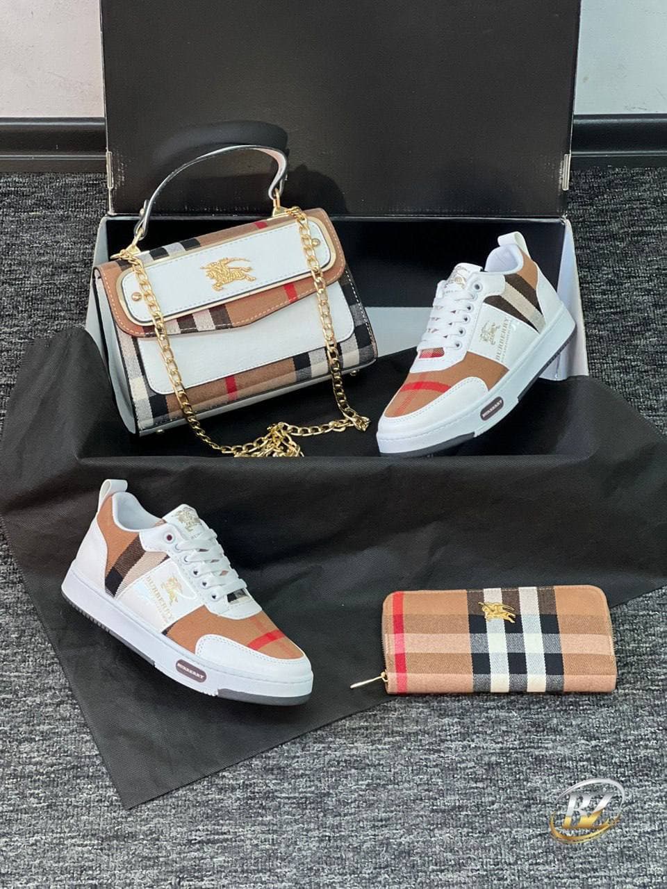 Chaussures - Image 1